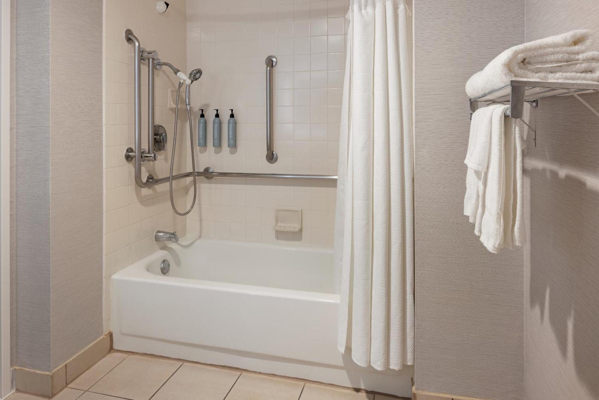 Courtyard By Marriott Baldwin Park Hotel Exterior foto