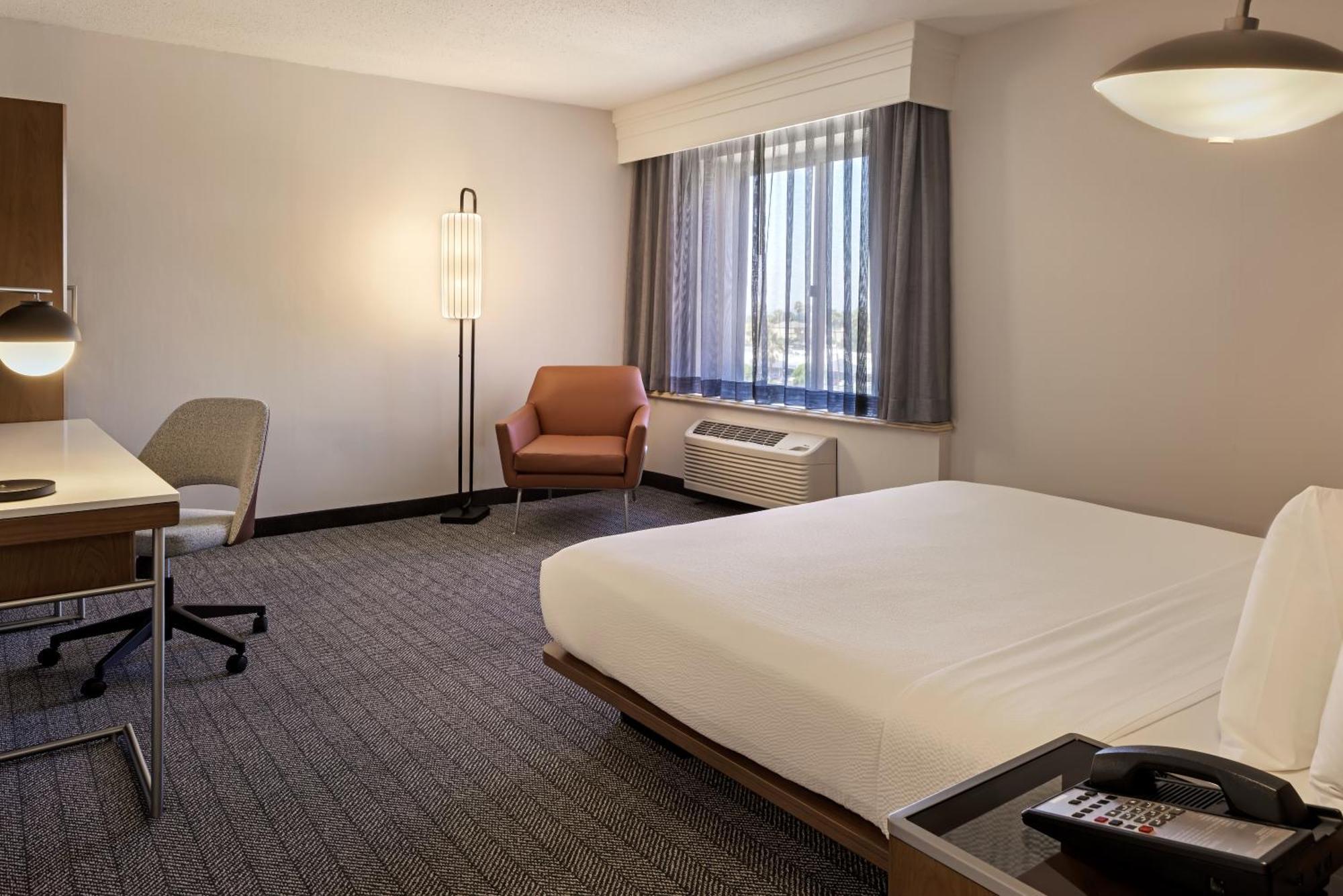 Courtyard By Marriott Baldwin Park Hotel Exterior foto