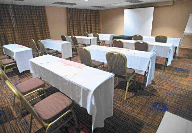 Courtyard By Marriott Baldwin Park Hotel Afaceri foto