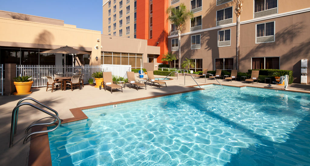Courtyard By Marriott Baldwin Park Hotel Exterior foto